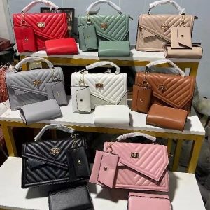 HANDBAGS-9216 BULK 30